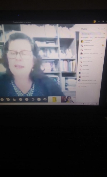 Encontro virtual dos acadêmicos do curso de Bacharelado em Serviço Social com a prof. Msc. Vera Lúcia Hoffmann Pieritz no dia do assistente social 2020